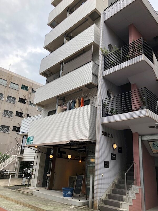 黄金ビルの物件外観写真