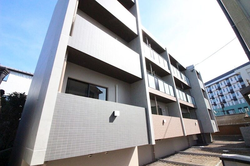 涙橋駅 徒歩3分の物件外観写真