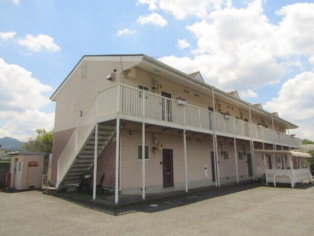 サンプラザの物件外観写真