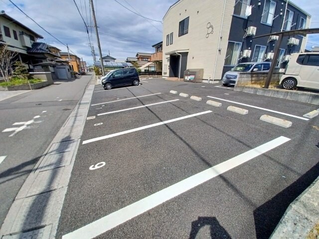 Ｆｒｅｉｚｅｉｔの物件外観写真