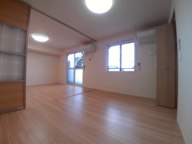 コンフィアンスの物件内観写真