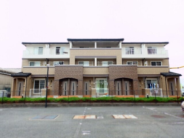 エトワール・シャンの物件外観写真