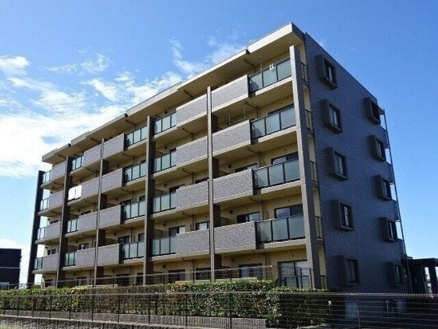 クレセールヴァンブの物件外観写真