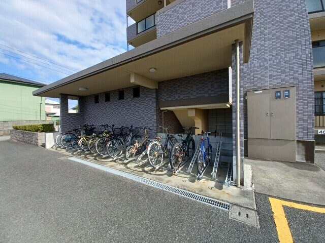 クレセールヴァンブの物件外観写真