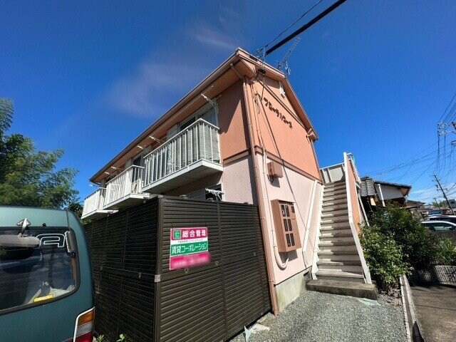 フローラルコーポの物件外観写真