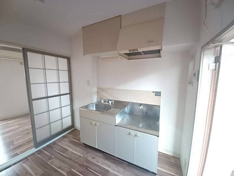 フローラルコーポの物件内観写真