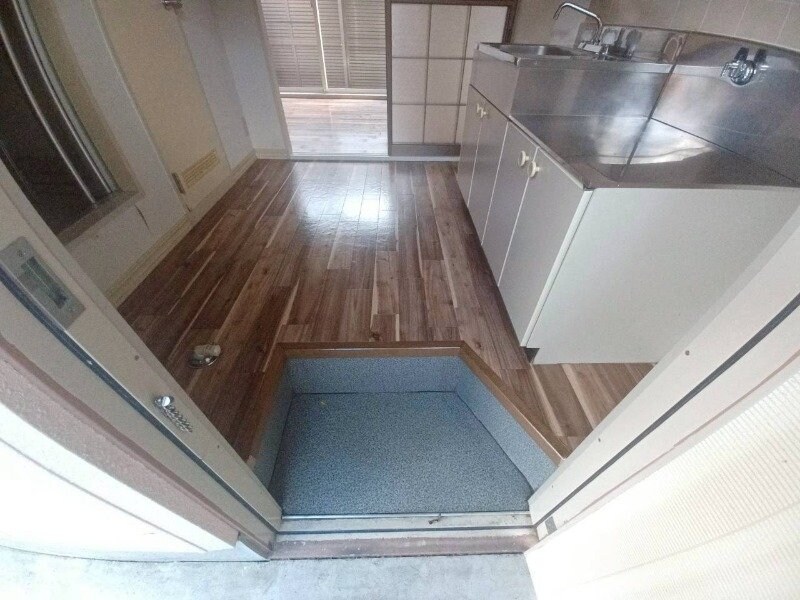 フローラルコーポの物件内観写真