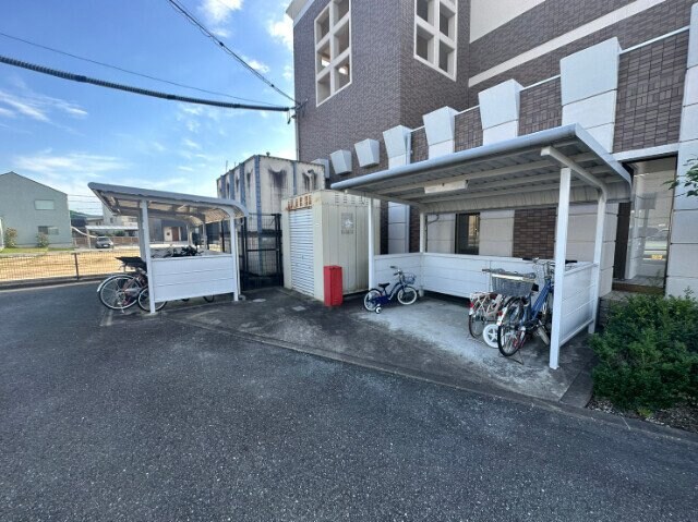 シャトーウエスト　Ｂ棟の物件外観写真