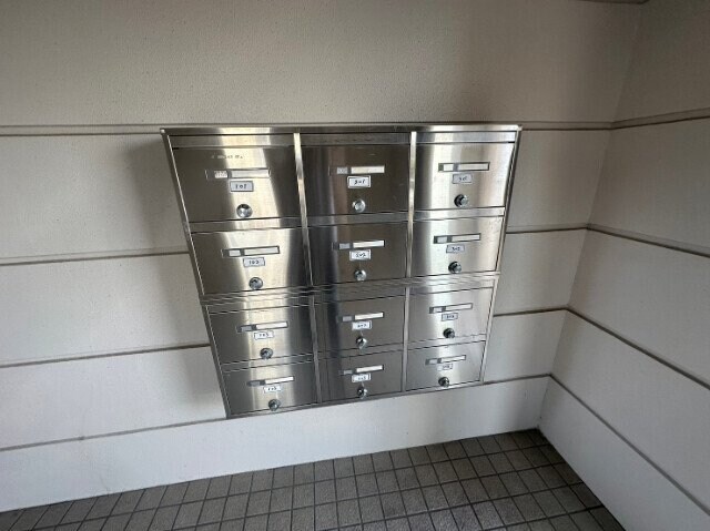 シャトーウエスト　Ｂ棟の物件外観写真