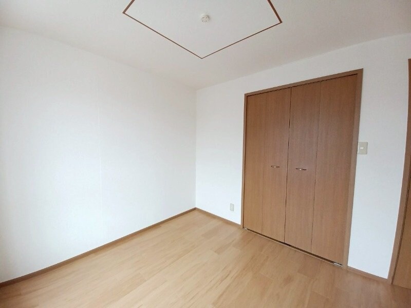 ファミールウツベ　Ⅲの物件内観写真