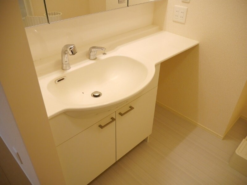 フィオーレ松本　B棟の物件内観写真