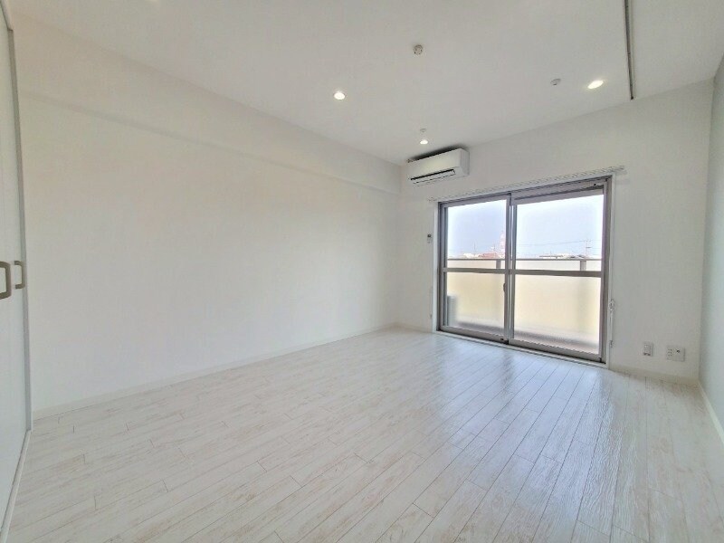 フィオレティーナ四日市の物件内観写真