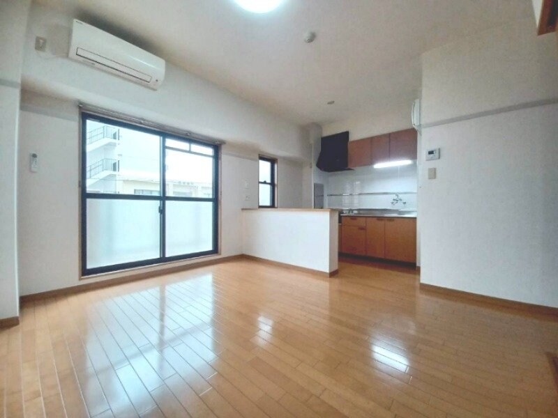 四日市エンブルコートの物件内観写真