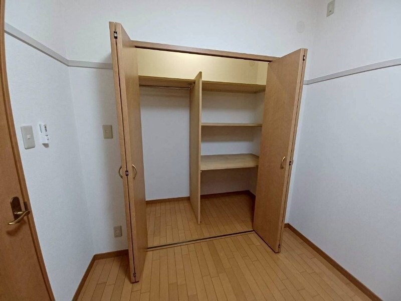 四日市エンブルコートの物件内観写真