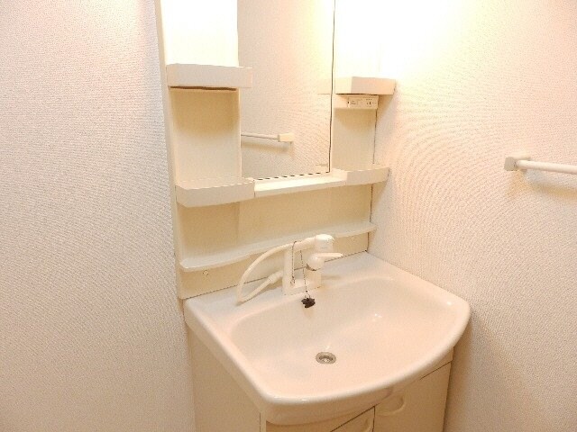 四日市エンブルコートの物件内観写真