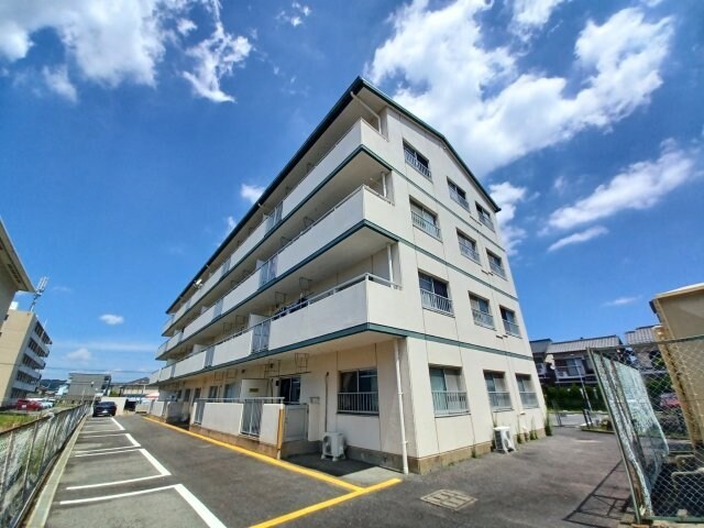 ソシアルドミール西館の物件外観写真