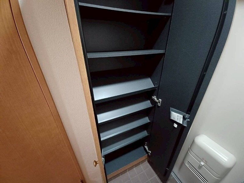 四日市エンブルコートの物件内観写真