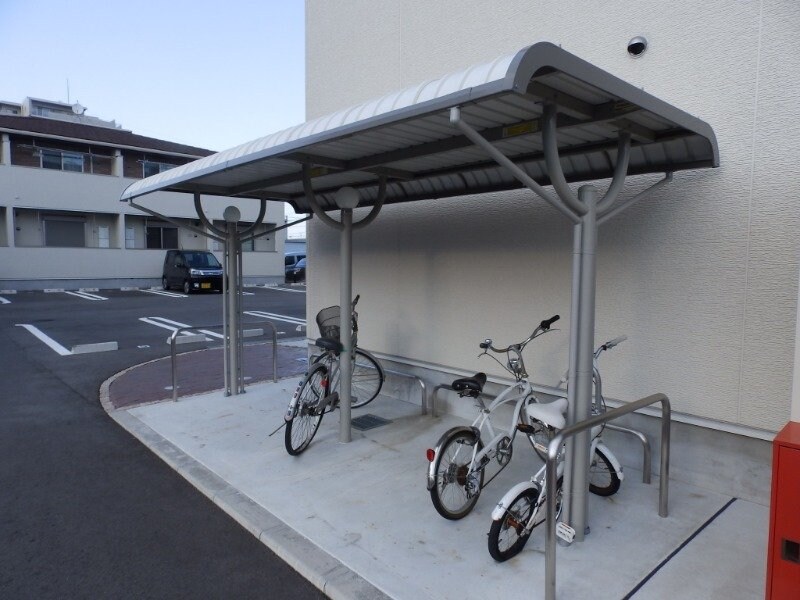 モダン・フリシュＢの物件外観写真