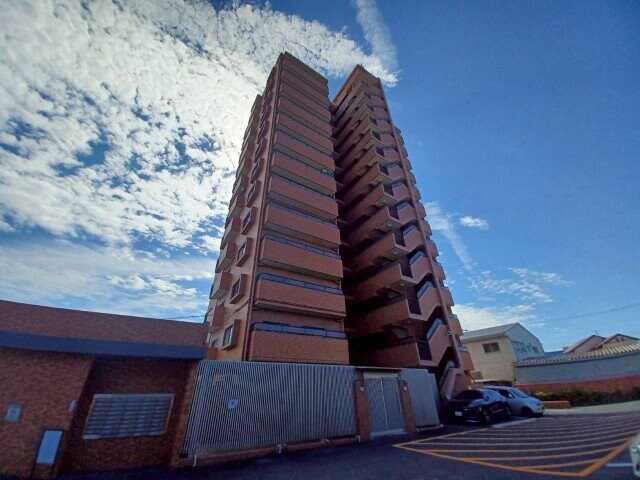 ライオンズマンション川原町の物件外観写真