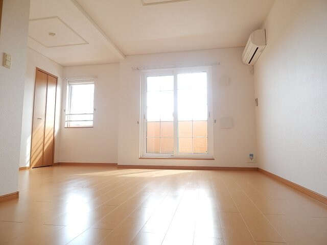 エレガント　Ｍ・Ⅰの物件内観写真