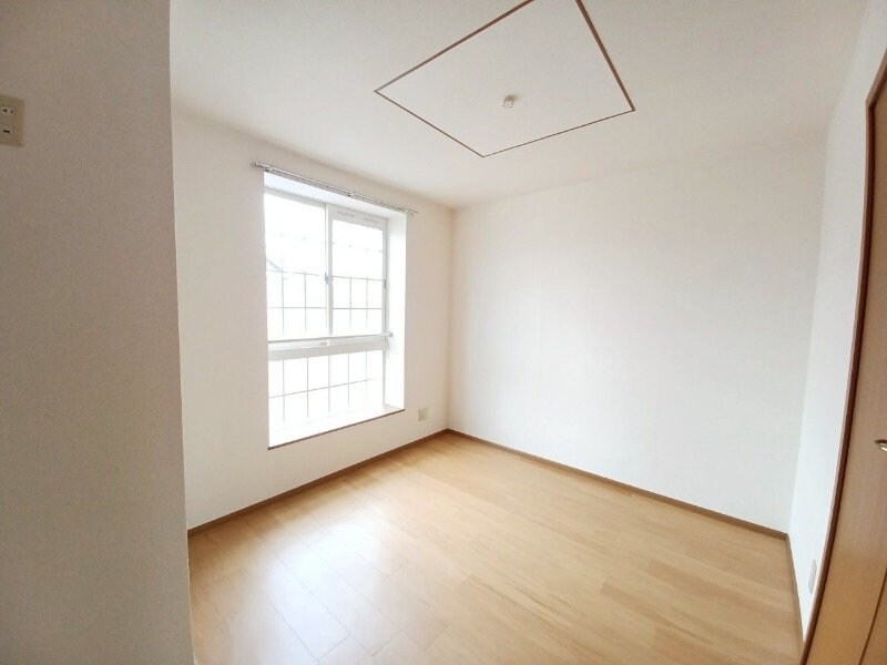 ファミールウツベ　Ⅲの物件内観写真