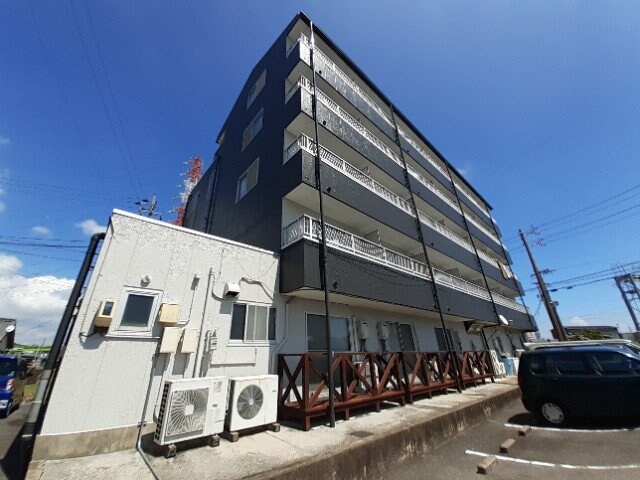 Ｆｏｕｒ　Ｓｅａｓｏｎの物件外観写真