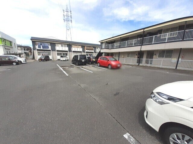 サープラス石塚Ｂの物件外観写真