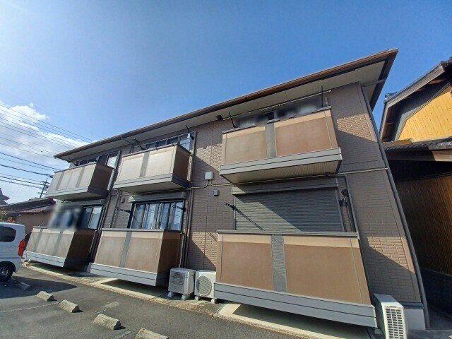 ティーズスクエアーの物件外観写真