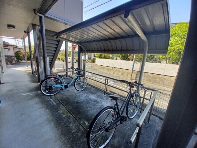 ティーズスクエアーの物件外観写真