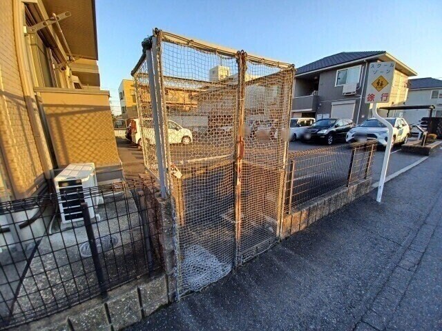 ティーズスクエアーの物件外観写真