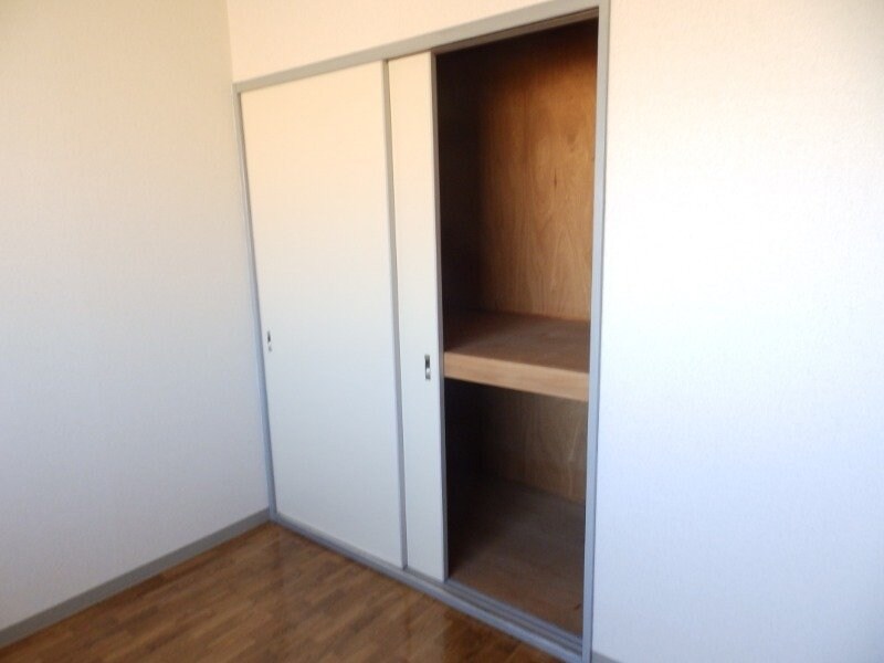 エレガントレーベンＢ棟の物件内観写真