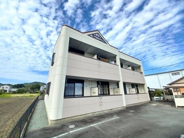 サニープレイスの物件外観写真