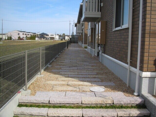 Ｔｒｏｉｓ　Ｊｏｕｒｓ　Ⅱの物件外観写真