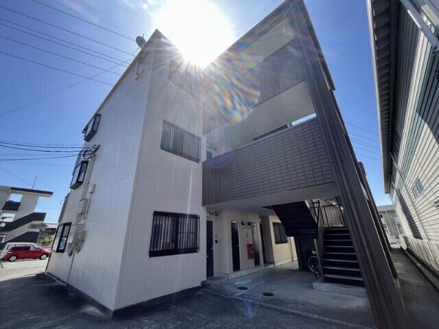 ＥＴＯＩＬＥ中出の物件外観写真