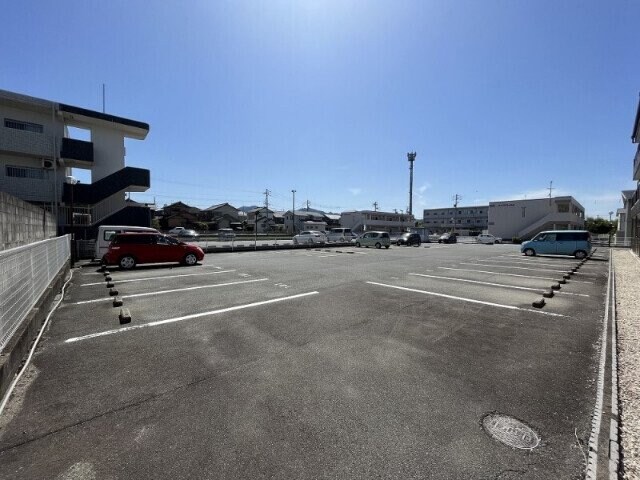 ＥＴＯＩＬＥ中出の物件外観写真