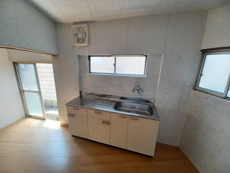 日野町貸家の物件内観写真