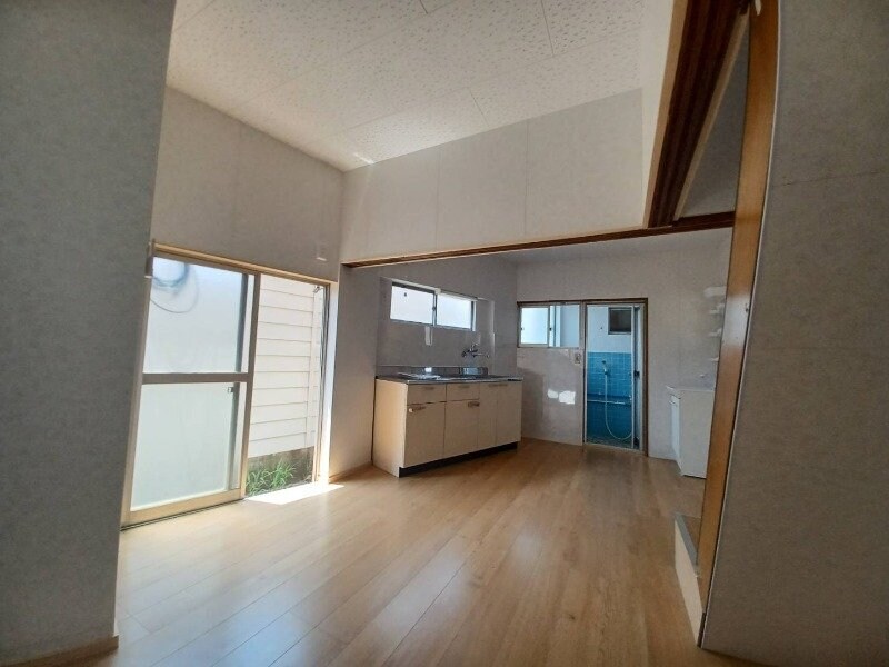 日野町貸家の物件内観写真