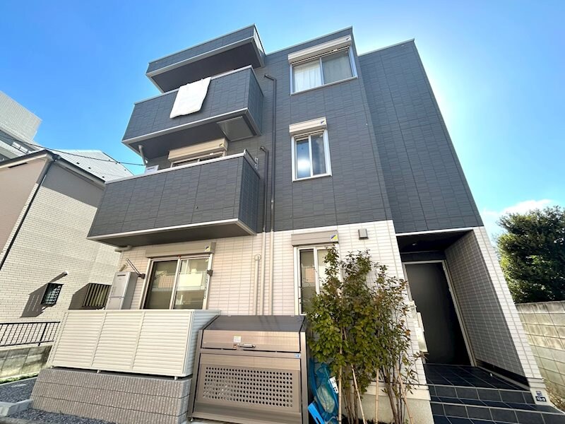 アヴァンス西亀有の物件外観写真