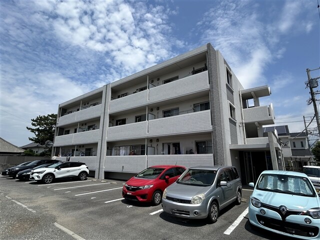 ココ・シェリーナの物件外観写真