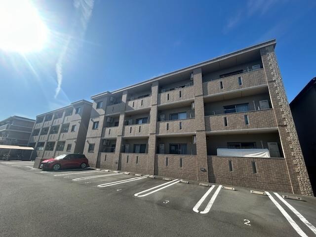 サテンエステートの物件外観写真