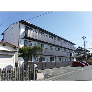 メゾンシャルールの物件外観写真