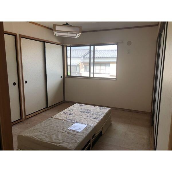 ラージヒルAの物件内観写真