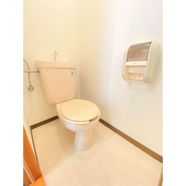 ラージヒルAの物件内観写真