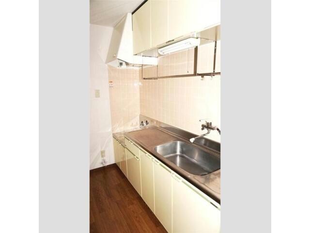 ドミール・クレセントBの物件内観写真