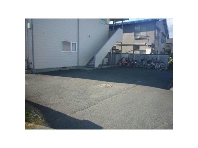 パレス西下台の物件外観写真