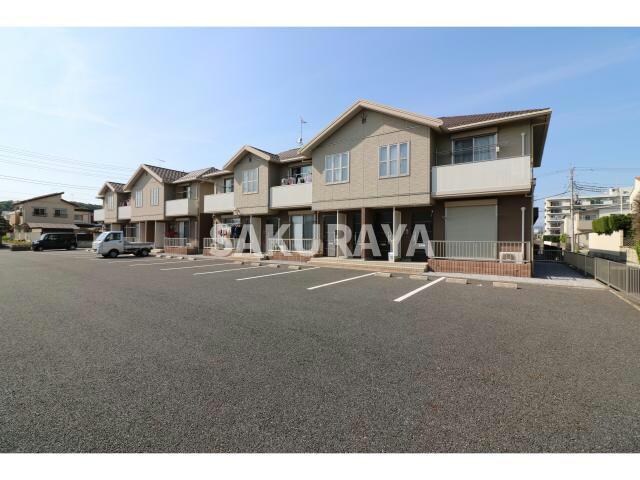 プラムツリーの物件外観写真