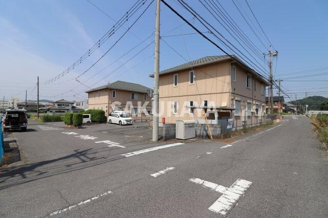 サンマルシェの物件外観写真