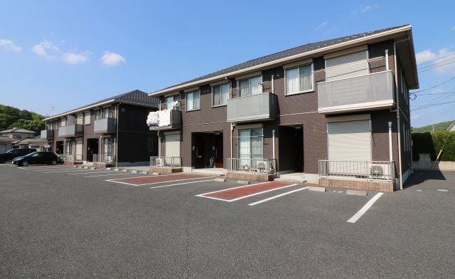 ロイヤルヴィレッジの物件外観写真