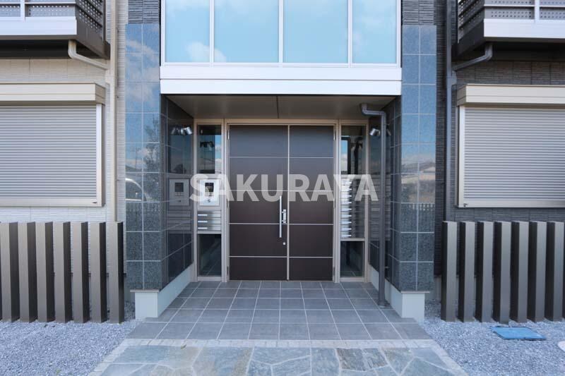 ラ・ルーチェの物件外観写真