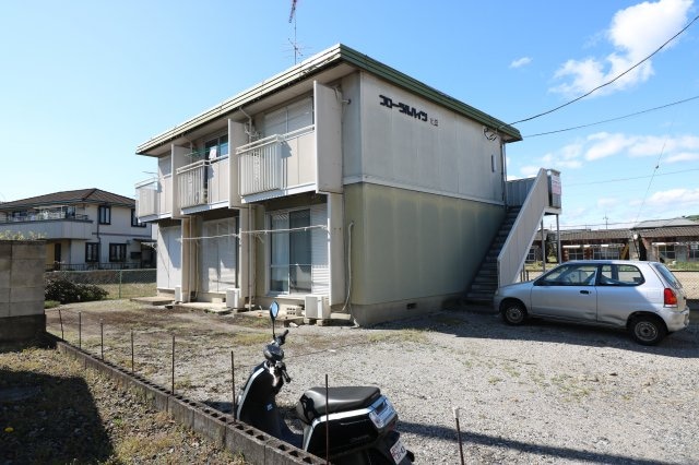 フローラルハイツの物件外観写真